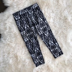 Black Tie Dye Crop Leggings